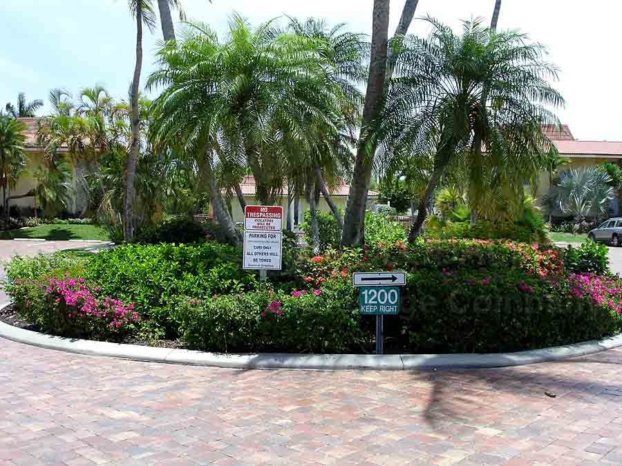 Cherrystone Court Signage and Landscaping